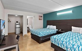 Windwater Hotel And Marina